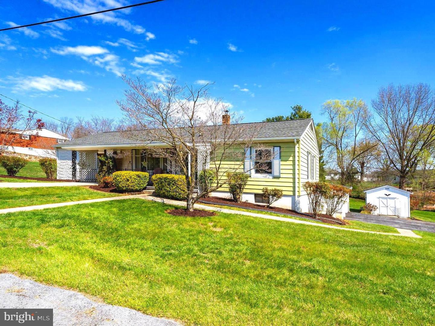 6 WOODLAND PARK DR   - REMAX Realty Group Rehoboth Real Estate